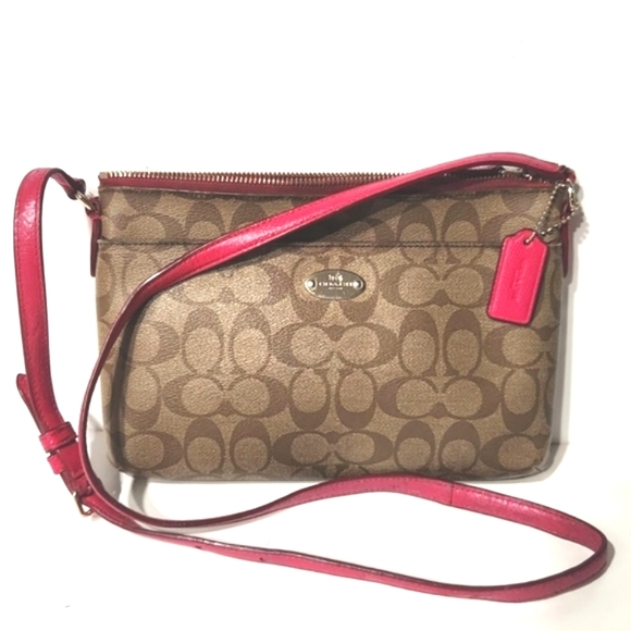 Coach Signature Crossbody Purse with Removeable Hot Pink Pouch - Picture 5 of 15